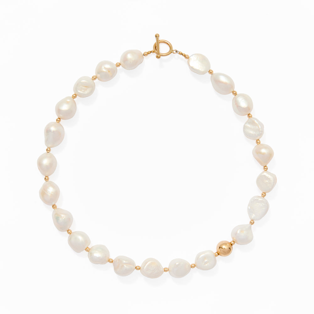 Klas LUX Bold Pearl Necklace on white background