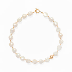 Klas LUX Bold Pearl Necklace on white background