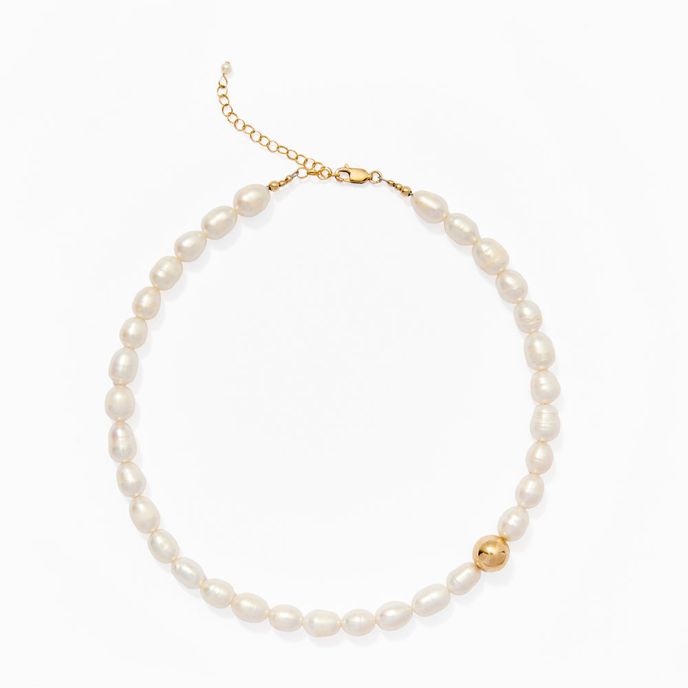 Klas Kiki Pearl Choker on white background