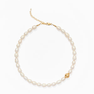 Klas Kiki Pearl Choker on white background