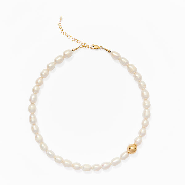 Klas Kiki Pearl Choker on white background