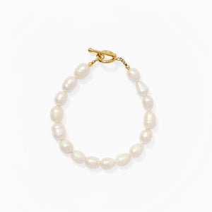 Klas Kiki Pearl Bracelet on white background