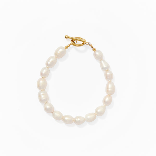 Klas Kiki Pearl Bracelet on white background