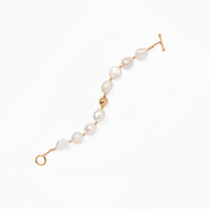 Klas LUX Bold Pearl Bracelet on white background