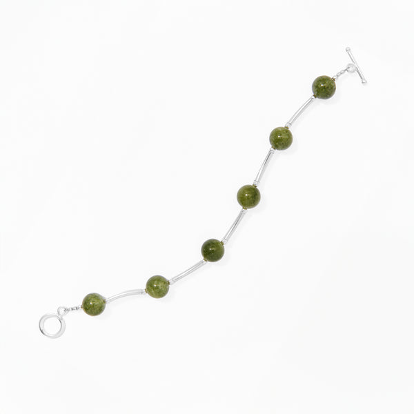 Klas Juicy Curve Bracelet in Evergreen on white background