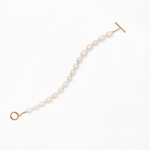 Klas Kiki Pearl Bracelet on white background