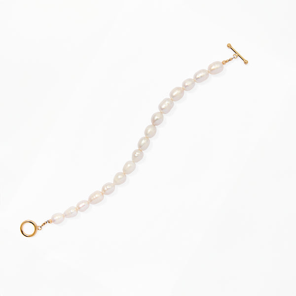 Klas Kiki Pearl Bracelet on white background